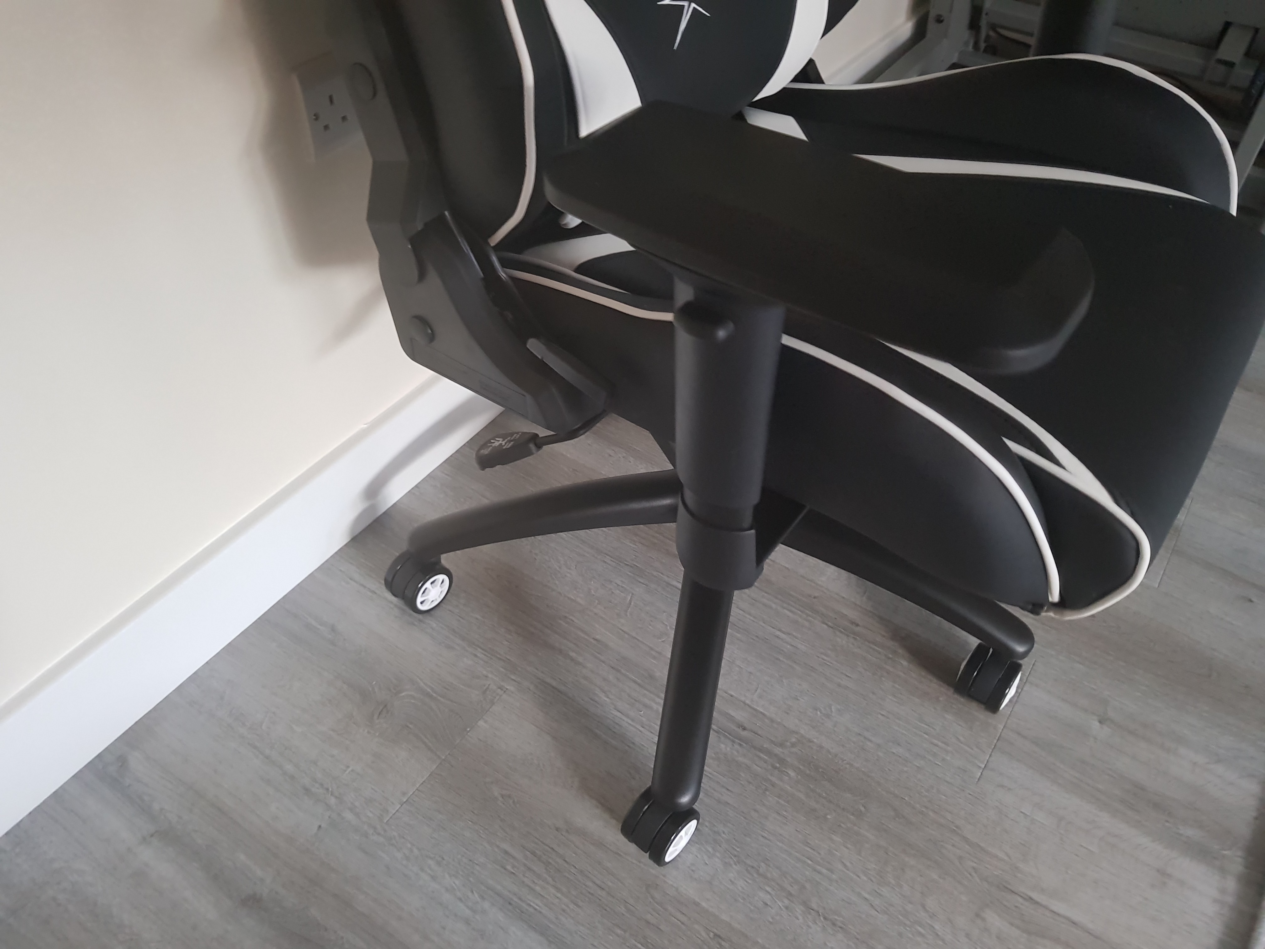 Amazing build quality, the best gaming chair on the market